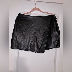 Ci Sono Leather Skort
